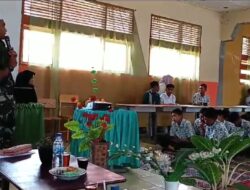 Melalui Maulid Nabi, Babinsa Isi Tausiyah di SMA Negeri 3 Pegasing