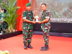 Kasad Serahkan Penghargaan Piala Menteri Pertanian dan Panglima TNI Kepada Danrem 012/TU