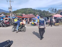 Personel Polsek Permata Meningkatkan Keamanan di Pasar Tradisional Buntul