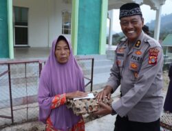 Ramadhan Berkah, Kapolres Aceh Tengah Salurkan Paket Sembako Kepada Warga Kurang Mampu Di Kampung Pilar Wih Kiri