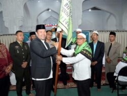 Pj. Bupati Drs. Haili Yoga, M.Si Minta CJH Bener Meriah Fokus dan Konsisten Dalam Beribadah Di Tanah Suci.