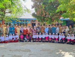 Bunda PAUD Pidie Tinjau SDN 1 Sigli