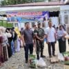 Danramil dan Babinsa Beri Pengamanan kepada Masyarakat di Pasar Murah